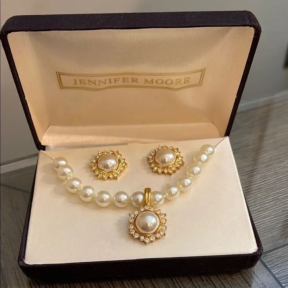 Jennifer Moore Gold and Pearl Jewelry Set